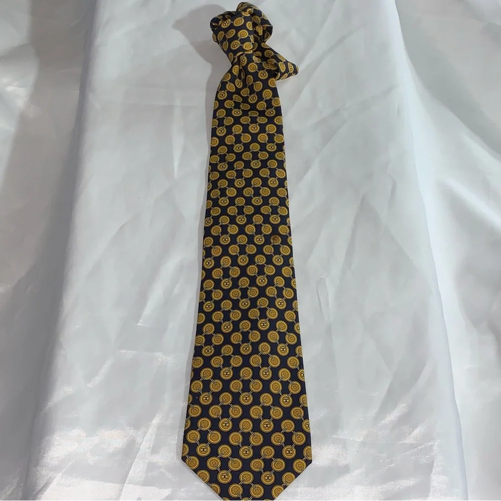 CHANEL navy/golden yellow SILK necktie CRAVAT CC logo CUFFLINK graphic - Picture 7 of 11